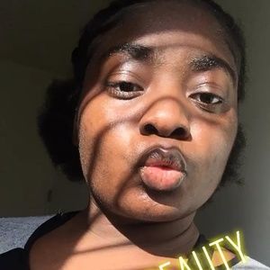 Meet your Posher, Lexie